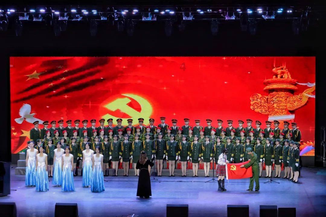 潍坊联通“硬核”福利来了——万元手机、龙墩墩幸运送!